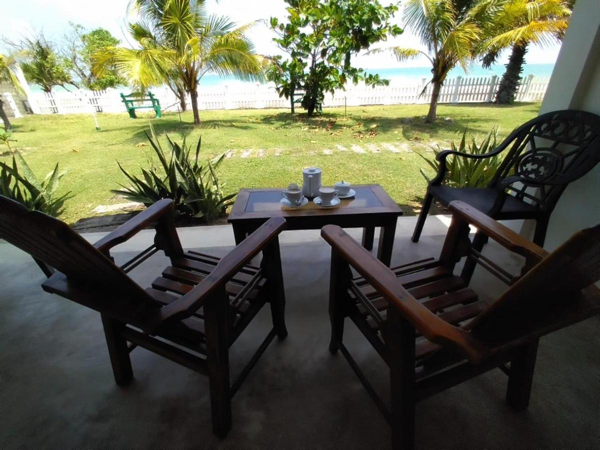 Pearl Oceanic Resort - Trincomalee Esterno foto