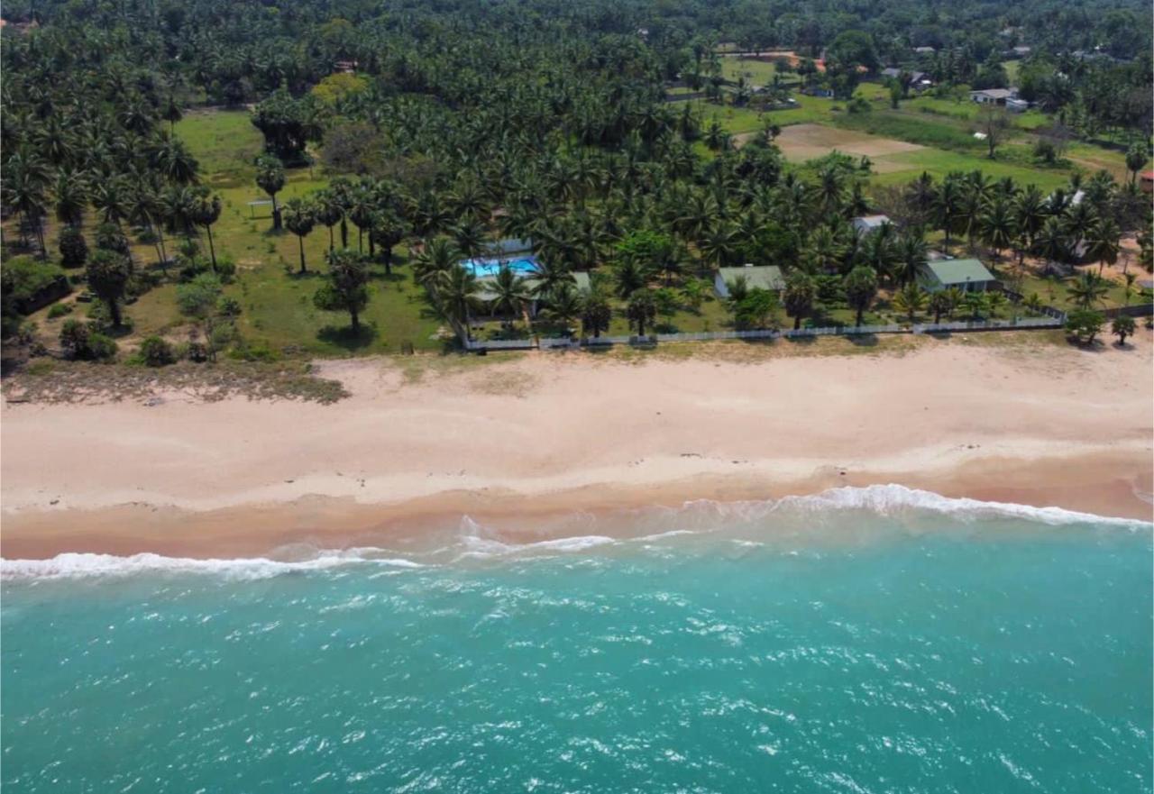 Pearl Oceanic Resort - Trincomalee Esterno foto