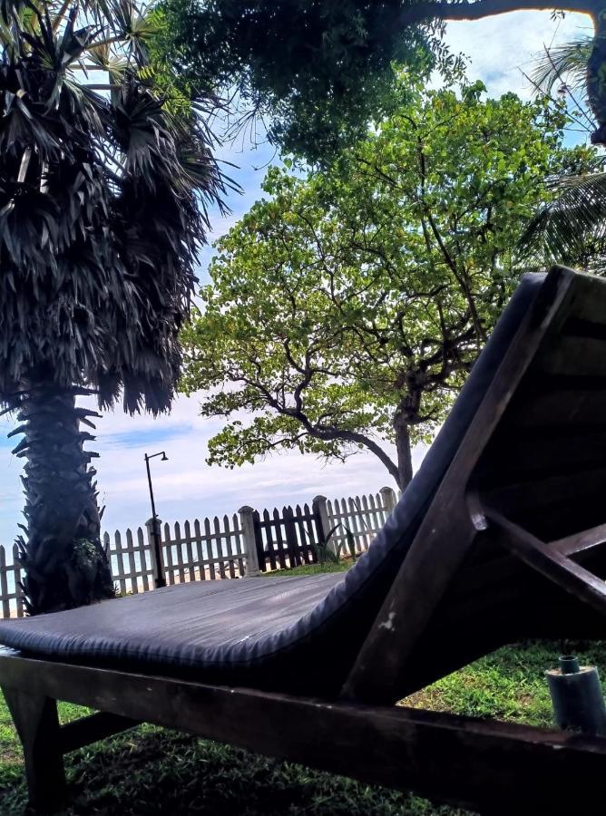 Pearl Oceanic Resort - Trincomalee Esterno foto