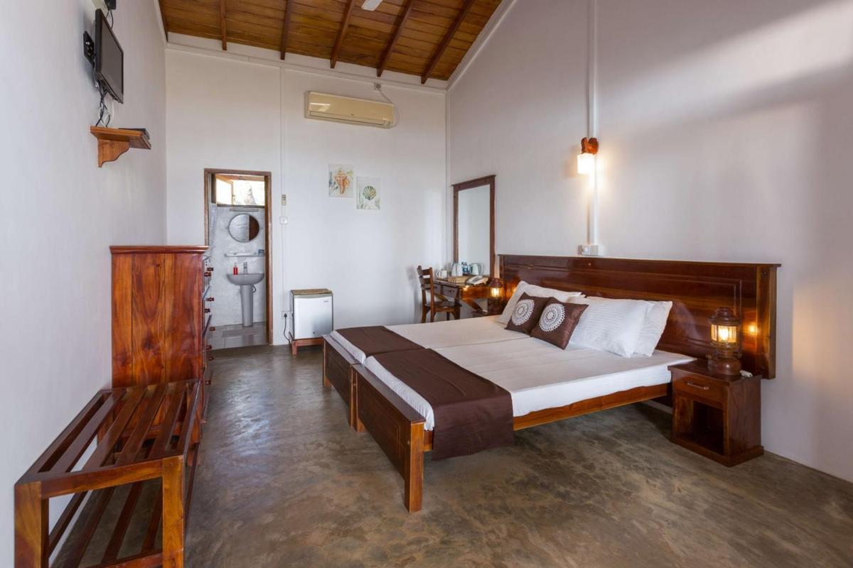 Pearl Oceanic Resort - Trincomalee Esterno foto